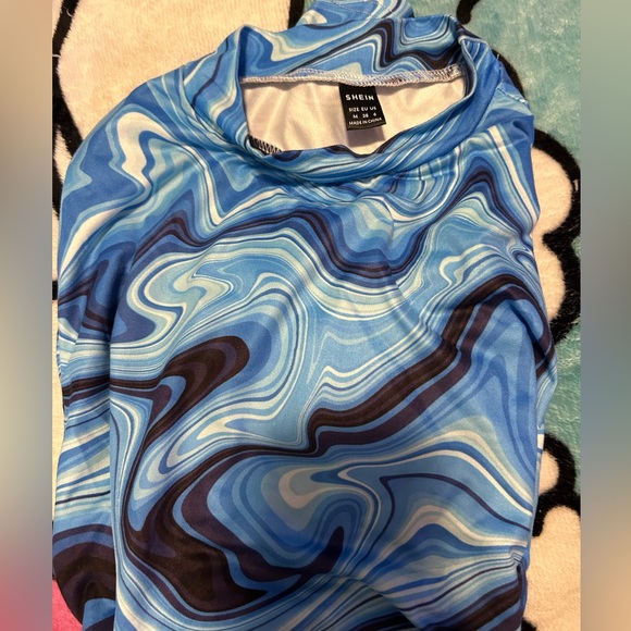 SHEIN size medium cropped long sleeve blue - Picture 2 of 2